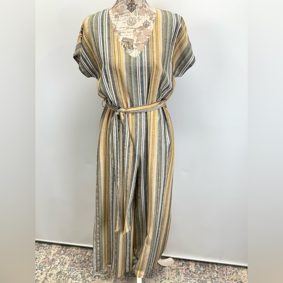 MYSTREE Yellow and Gray stripe wide leg crop Jumpsuit size L - Picture 4 of 14